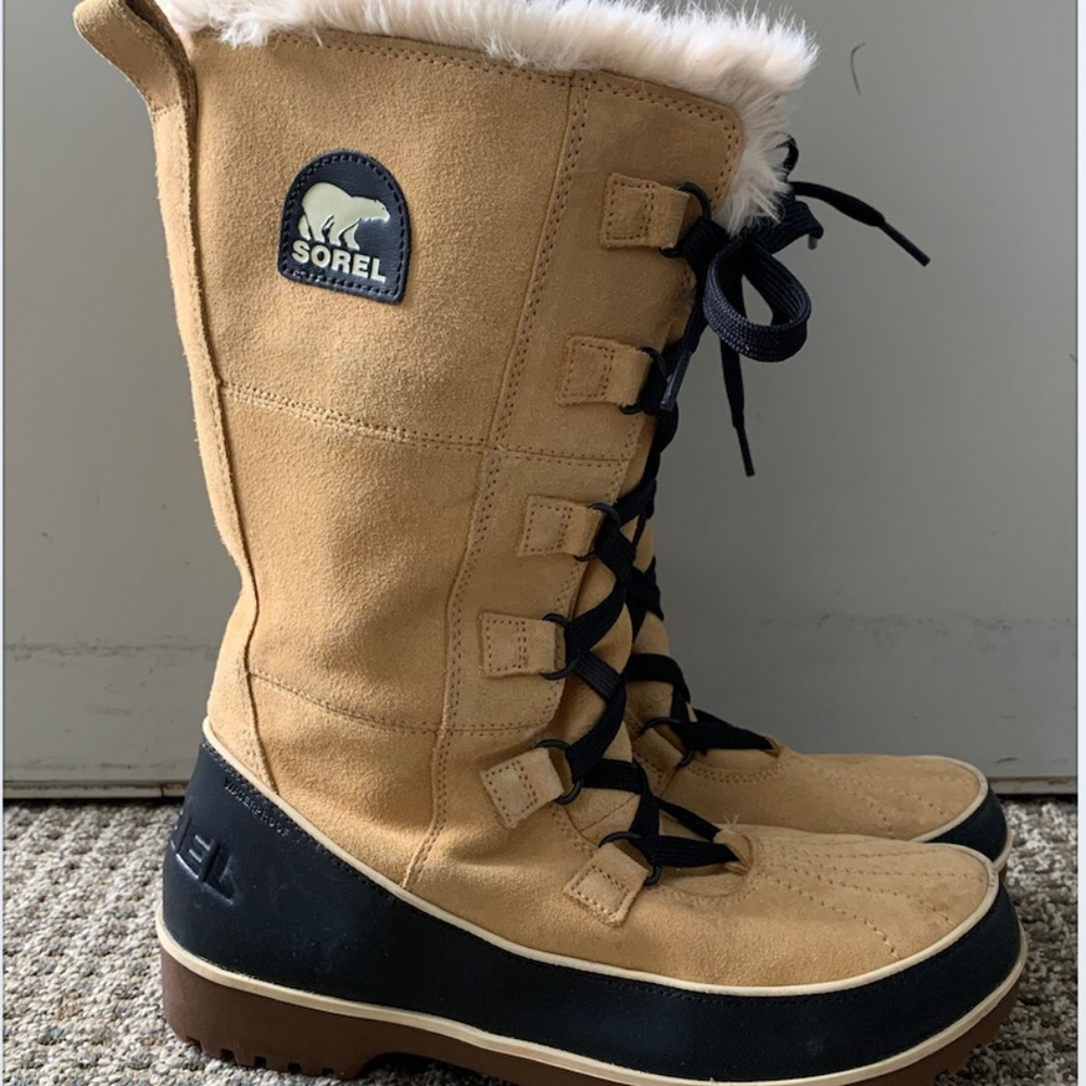 NWOT Women's Sorel Tivoli High II Boots